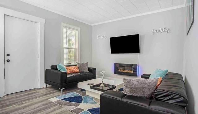Monthly Stays at Brightside Bungalow: Near Downtown Muskegon
