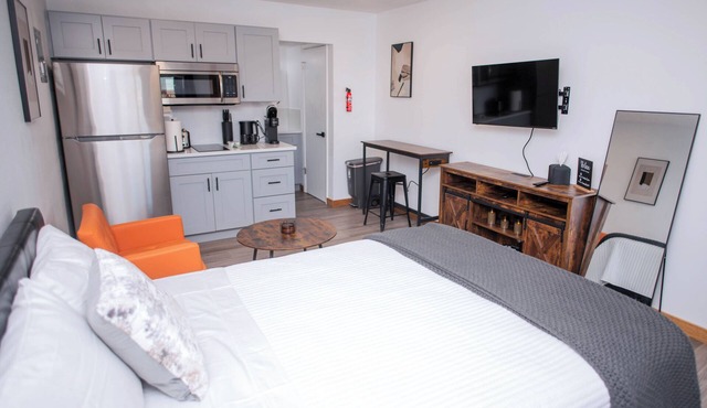 Mt. Sterling Modern Studio – Monthly Stay Share Save