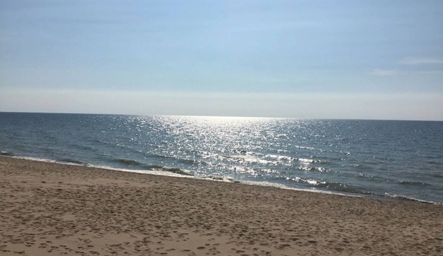 NEW! BEACHFRONT LAKE VIEW Lake Michigan Condo-private beach/heated pool/sundeck!