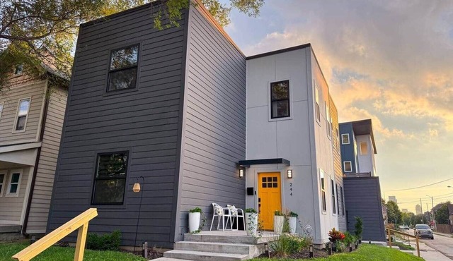 New: Luxe 4BR w-2 Car Garage + EV Charger + Rooftop