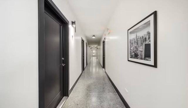 New Luxury 3BR - Steps to Downtown and Metra