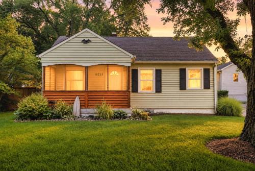 Northside Cottage - Perfect Indy Location-Family Friendly