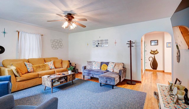 Nostalgic Fun Mid Century Themed Cosmic Cottage~ Bedford Home Pets OK in Bedford