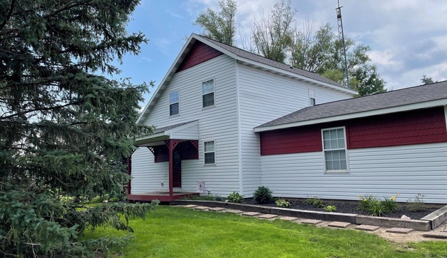 Our farmhouse is only 5 miles from Luke Bryan concert venue for September 19!