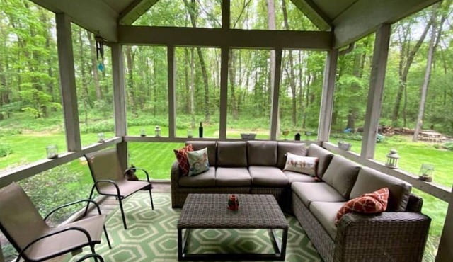 Peaceful Escape, near Notre Dame & Lake Michigan!