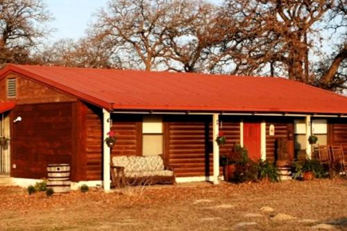 Pet-Friendly Accommodation on a Ranch in McDade, Texas in McDade