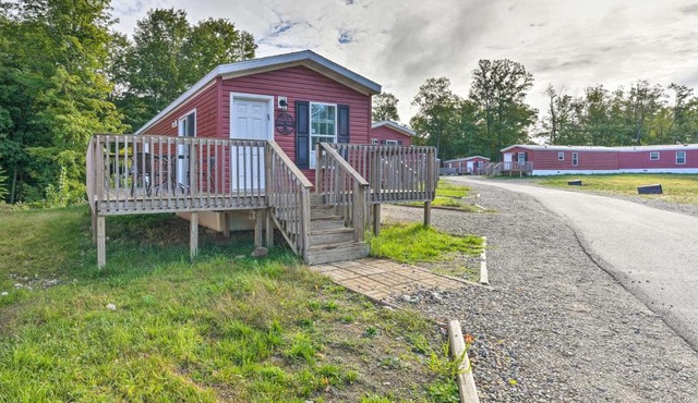 Pet-Friendly Cassoplis Cabin, Close to Parks!