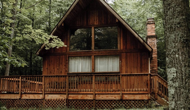 Pine Ridge Chalet - Cozy Chalet close to the Lake