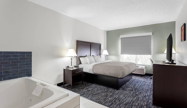Quality Inn & Suites Niles