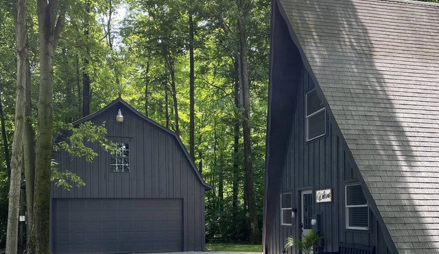 Relax, unwind, and unplug in this nature loving Aframe on the river.