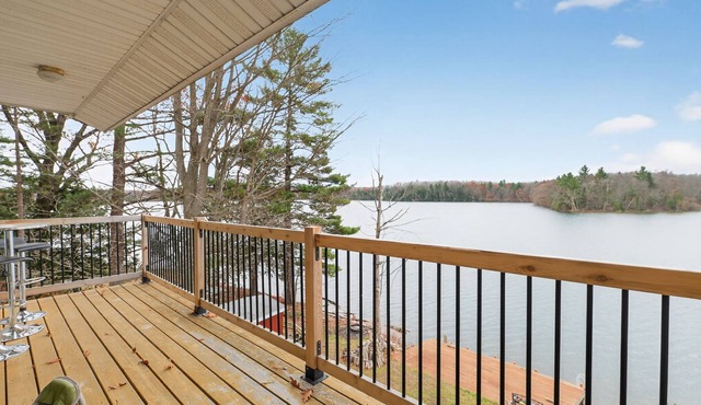 Relaxing Waterfront Escape in Big Rapids in Big Rapids