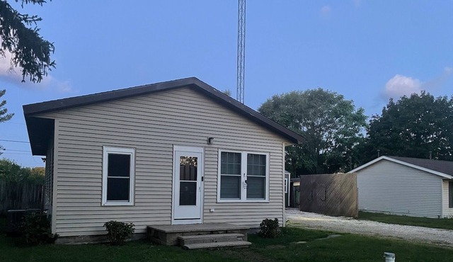 Riverside Retreat close to beaches, wineries, and beautiful golf courses.