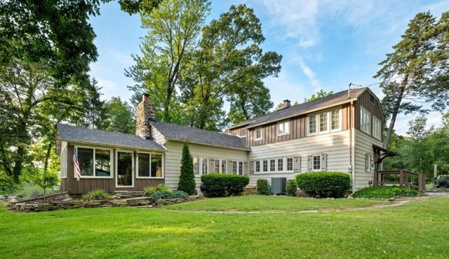 Secluded Lodge on a Private Lake! - 7 Bedrooms with Private Sports Court