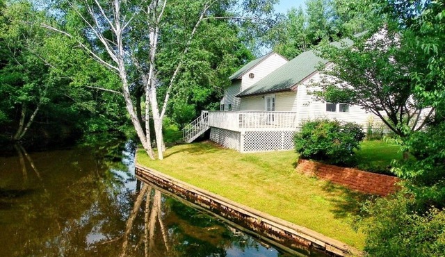 Silver Lake, MI. Nice & Clean Cottage Home. Large Yard. Perfect Location.