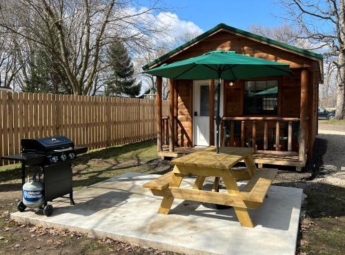 Sister Lakes Glamping Cabin at Wonder Woods #3