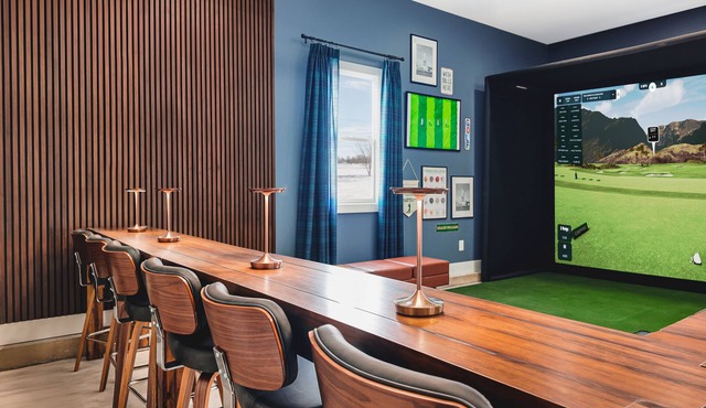 Sleep 30, Near Grand Park, Golf Sim, Sauna, Hottub