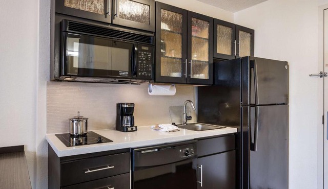 Sonesta Simply Suites Detroit Ann Arbor