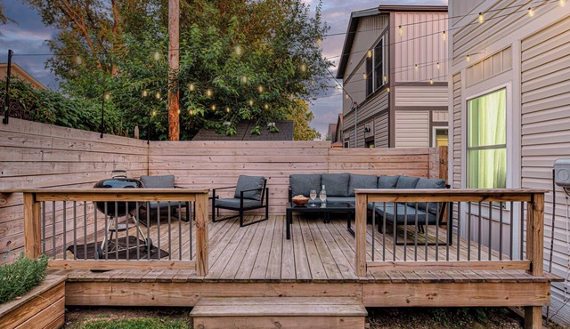 Spacious 4-bed house in Indianapolis 5 min to Lucas Oil and Convention Center