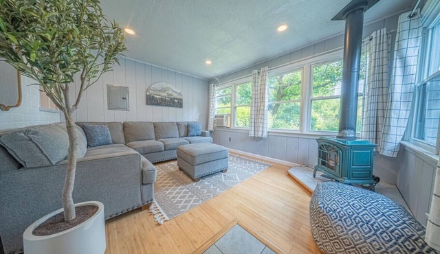 Springwells Park Townhouse~Very Cozy
