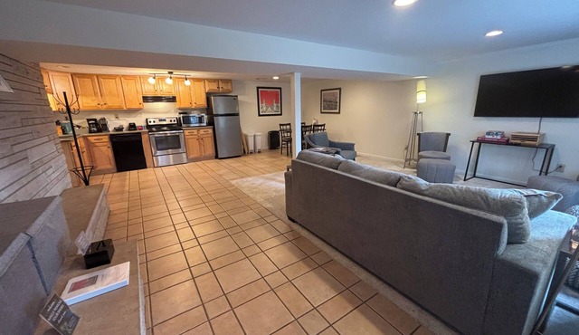 Stadium Stroll Garden Level | Walk to Football| 2 BRs · 1 Bath · Sleeps 6