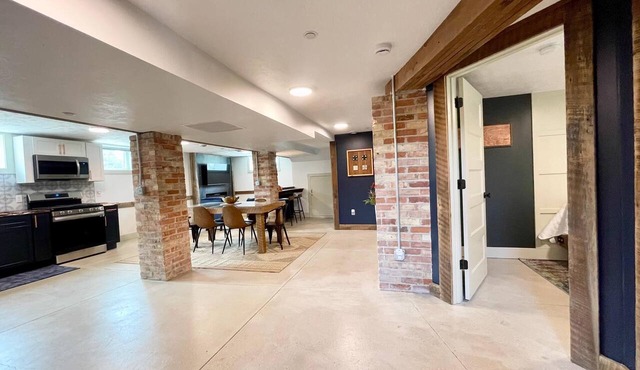 Stay Historical - Boiler Maker Office Turns Vacation Destination - Suite B