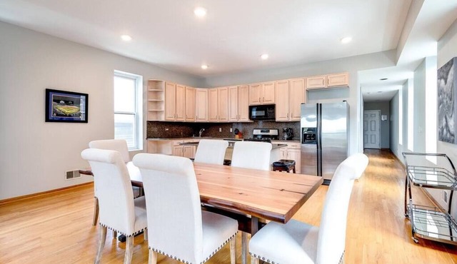 Stunning 2 Floor Penthouse Downtown
