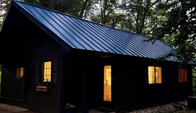 Stylish Bungalow near Saugatuck