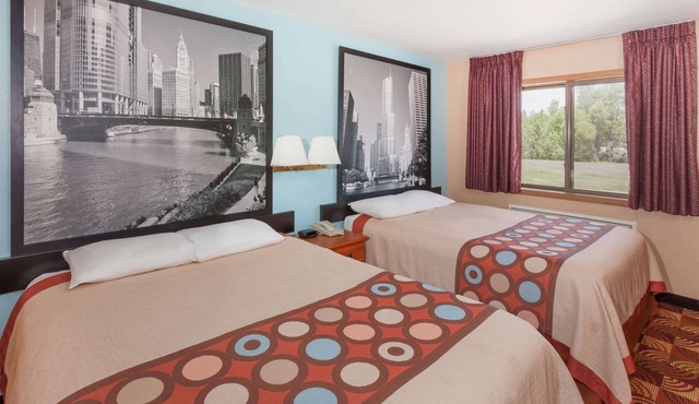 Super 8 by Wyndham Shipshewana