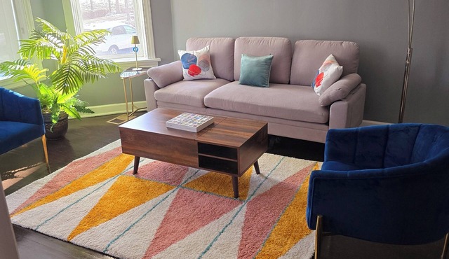 The Beautiful, Quaint 2 Bedroom Green Escape Greystone
