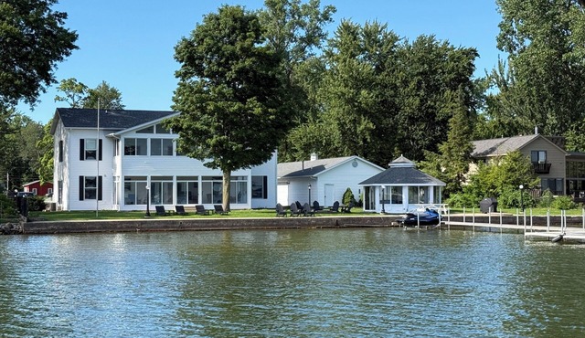The Colonial Estate on Paw Paw Lake with Pickle Ball & Sports Court