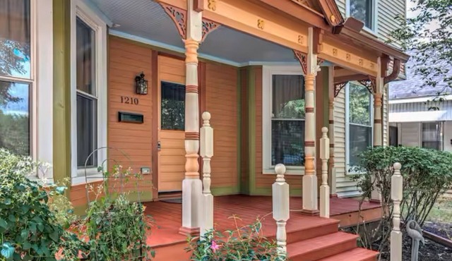 The Gatsby House: A Historic Gem!