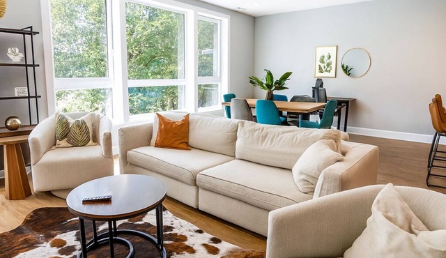 The Suite Spot Eclectic Modern Central Sleeps 6