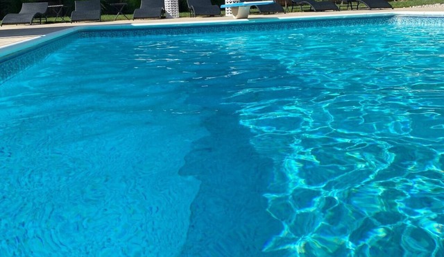 This bnb is a 2 bedroom(s), 2 bathrooms, located in Muskegon, MI.