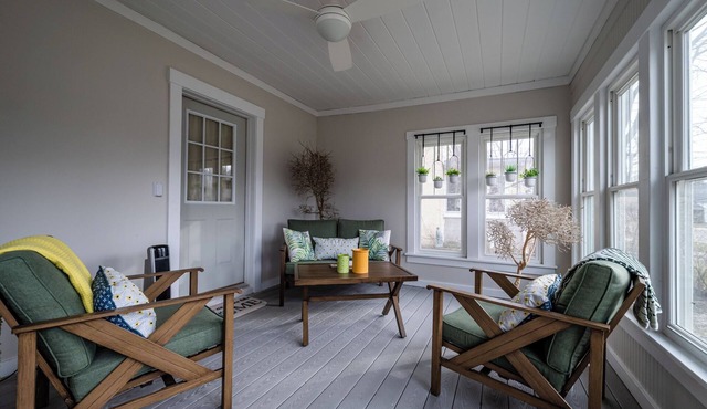 Three Oaks Home Close To Everything! Two Night Summer Min!