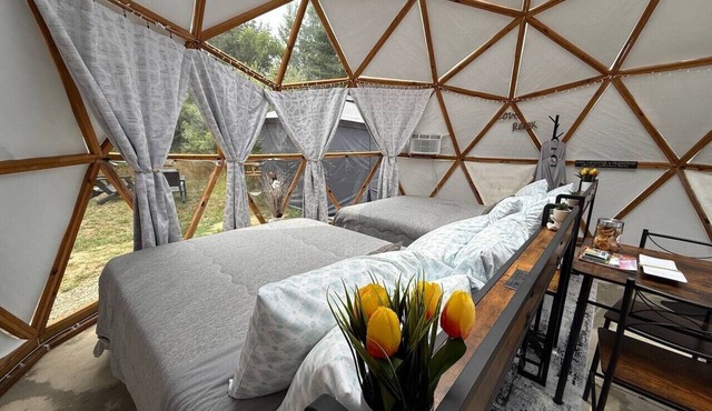 Tide & Timber Dome/Sleeps 4/Private Hot Tub
