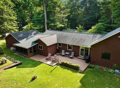 Torch Family Lodge Pvt Acres, Trails Lk Access