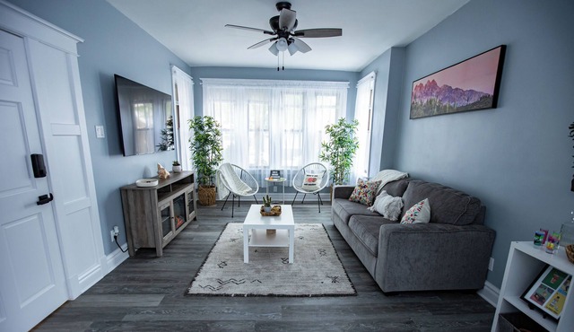 Unique Acapulco themed apartment located by the art district of Pilsen, Chicago