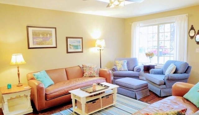 Charming Dog-Friendly Cottage in Sawyer Near Lake Michigan Beaches & Wine Trail