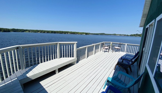 Vacation Haven Pentwater Lake Cottage in Pentwater