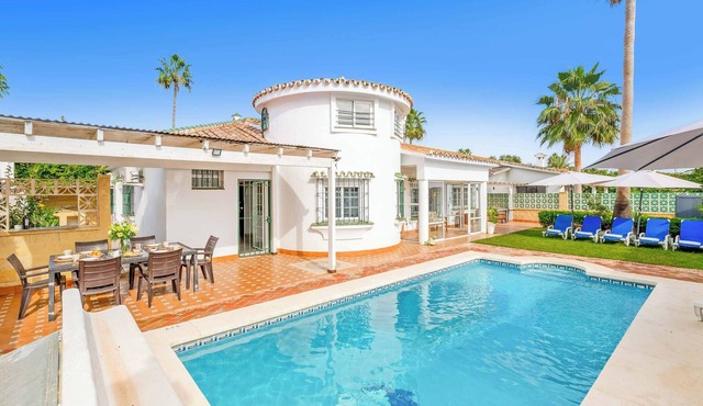 Villa Ruby Sol - Five Bedroom Villa, Sleeps 10 in Bel-Air