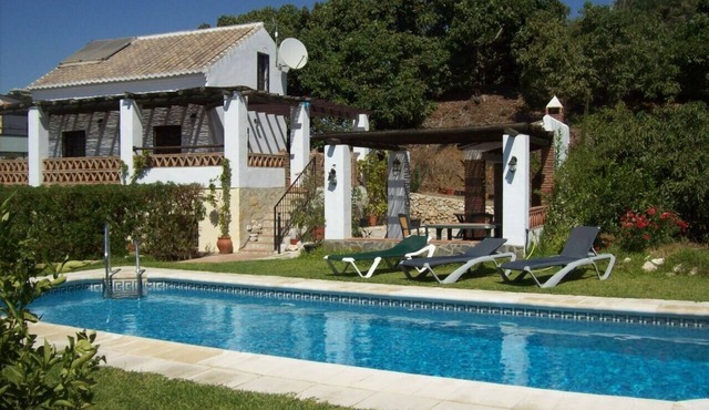 Villa with 10 by 4 meter private pool, Nerja & Beaches 5 min in Nerja