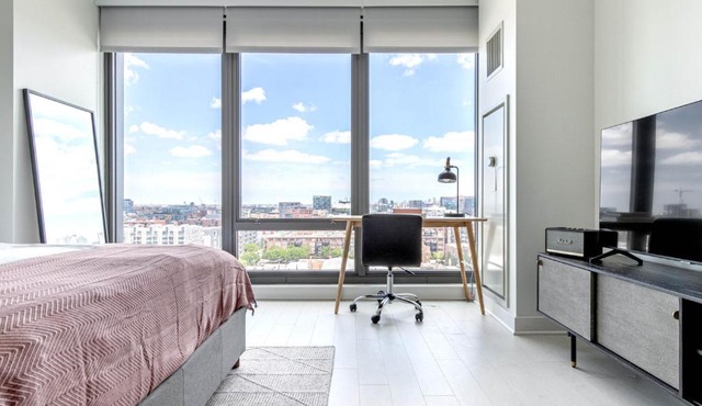 W Loop Studio w Gym Pool Coworking nr UIC CHI-397 in Chicago