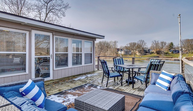 Water & Sunset Views! Monticello Couple's Getaway
