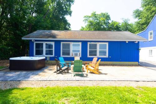 Waterfront 2BR Nautical Cottage on Grass Lake Hot Tub Firepit Year Round Fun in Spring Grove