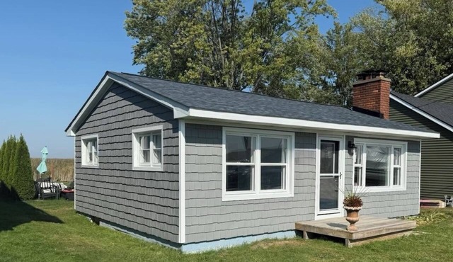 Waterfront Cottage in Clay Township - Sleeps 5