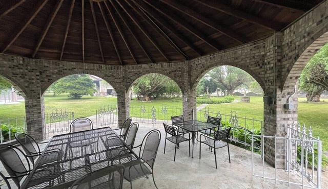 West Michigan Spanish Compound - Pool - Sport Court - Game Room - 1.7 acres