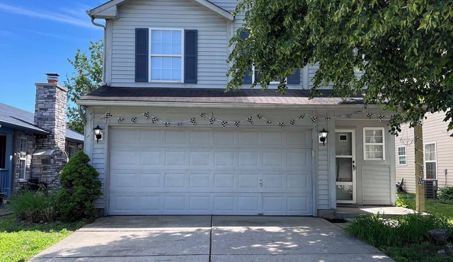 Wonderful 3-bedroom home in Indianapolis! With brand new flooring and carpet!