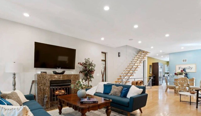 Zen Oasis of Elegance: Expansive Executive Home