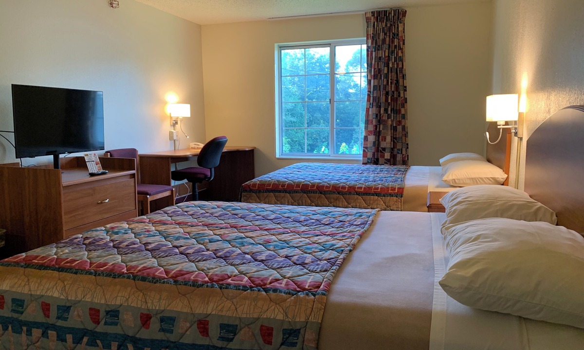 Allegan Hotel | Budget Host Inn