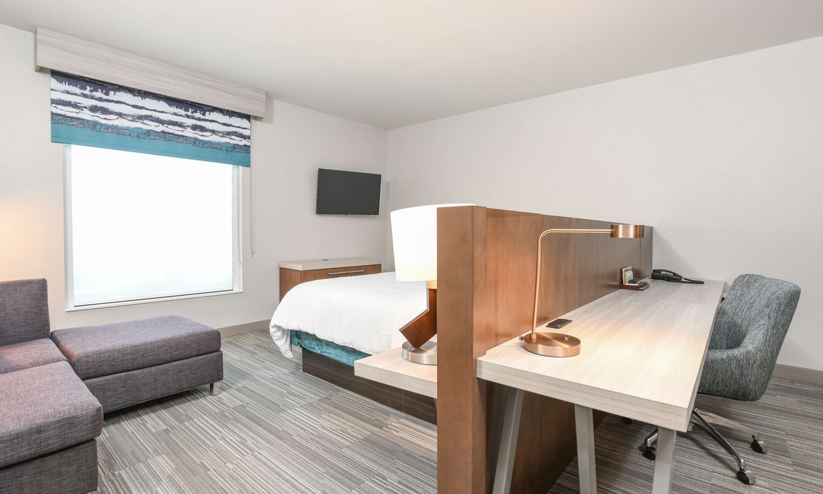 Roselawn Finance Hotel | Hilton Garden Inn Cincinnati Midtown